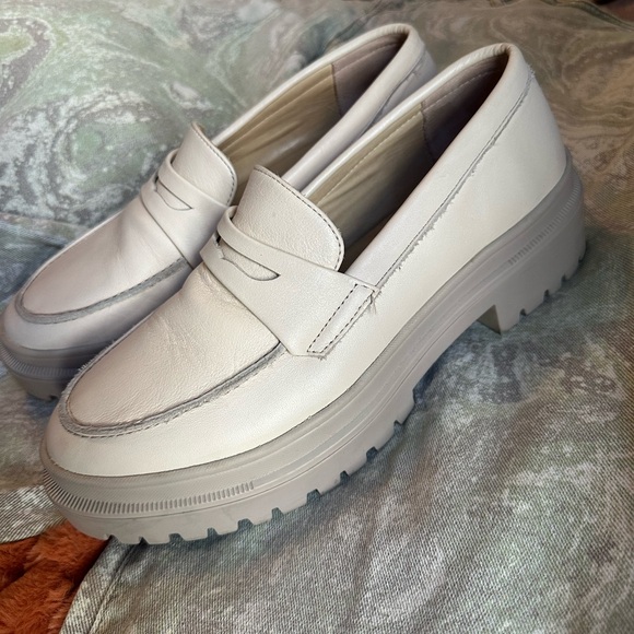 Anthropologie Cream Loafers - Picture 8 of 10